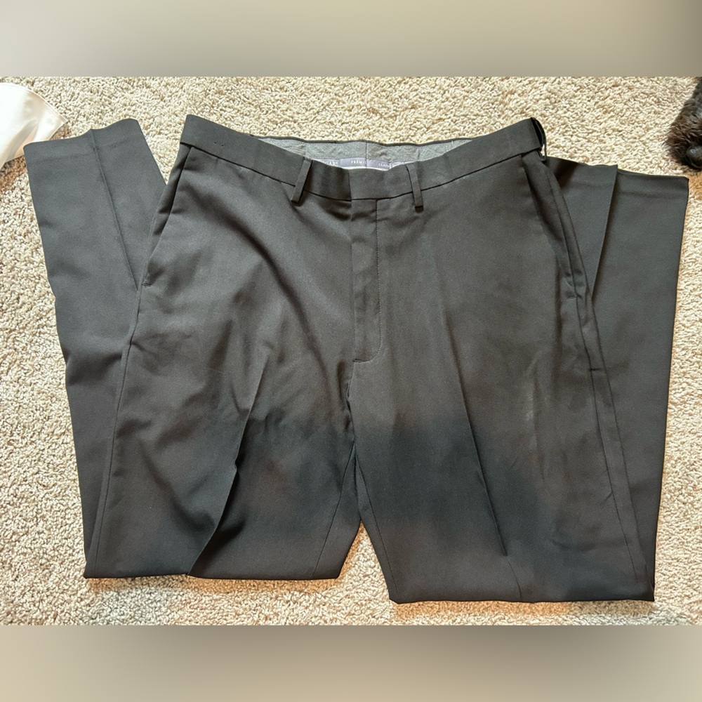 Haggar Classic Fit Men's Black Dress Pants- 36x32